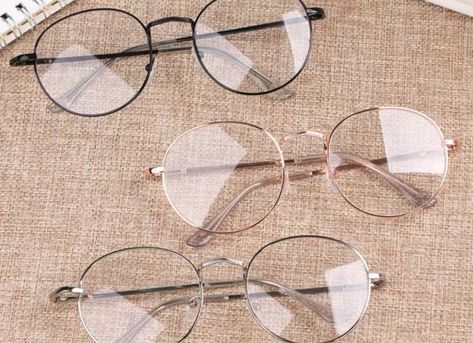 The Pros and Cons of Titanium Glasses - Koalaeye Optical Oversized Glasses Frames, Cute Glasses Frames, Yurt Dışı, Kacamata Fashion, Glasses Frames Trendy, Fancy Glasses, Glasses Trends, Womens Glasses Frames, Titanium Glasses