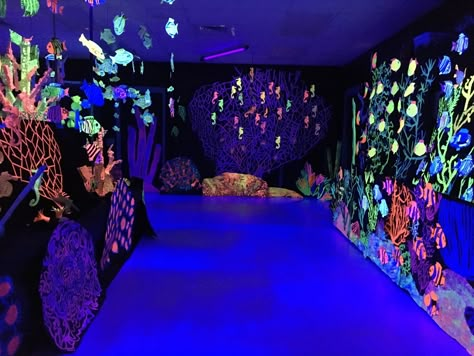 For more information visit the art lady channel on YouTube Black Light Ocean Theme, Black Light Under The Sea, Ocean Sensory Room, Glow In The Dark Ocean, Blacklight Room, Black Light Art, Vbs Ocean Theme, Black Light Room, Ocean Vbs