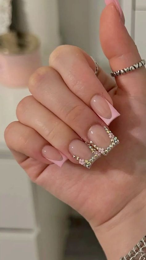 There's a new beauty trend taking over Instagram and it's absolutely stunning. Say hello to "quartz nails". Pink And Bling Nails, Cute Short Acrylic Nails Square With Rhinestones, Blinged Short Nails, Medium Rhinestone Nails, Pink French Tip Nails With Diamonds, Short Frenchies With Rhinestones, Blinged Out Nail Sets, Nail Inspo With Rhinestones, Short Nails Gel Designs