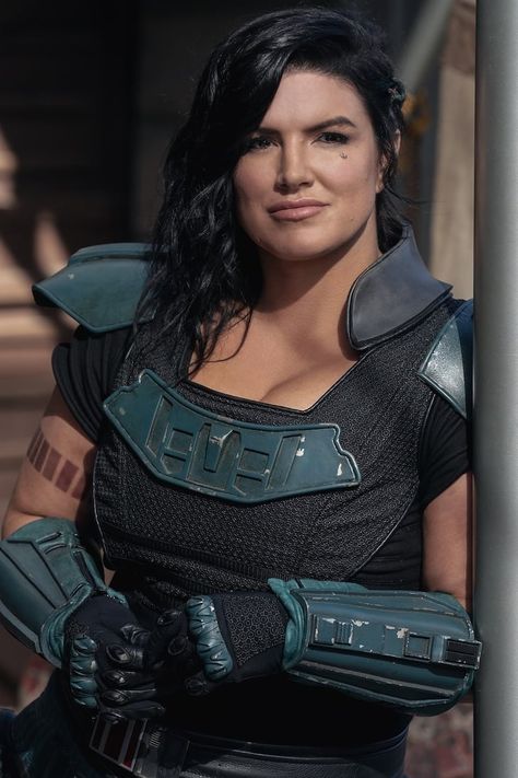 What Time Do New Episodes of The Mandalorian Come Out? Disfraz Star Wars, Planet Order, Gina Carano, Cara Dune, Star Wars Women, Star Wars Images, Star Wars Pictures, Female Human, The Mandalorian