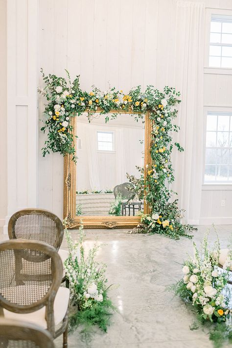 Modern French Country Wedding with Vintage Mirror Ceremony Decor and Flower Garlands Decorate Mirror, Decorating Mirror, Decorated Mirror, Mirror With Flowers, Poses Mirror, Decoration Mirror, French Country Wedding, Mirror Aesthetic, Selfie Pose