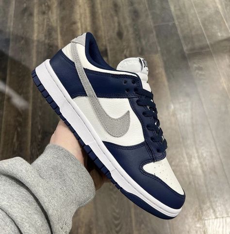 Nike Dunk Low Midnight Navy, Snikers Shoes Men, Nike Dunk Low Men, Coppa Club, Casual Sneakers For Men, Men Shoes Casual, Trendy Shoes Sneakers, Pretty Shoes Sneakers, All Nike Shoes