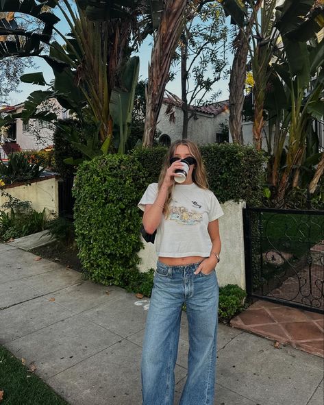 Outfits to wear in Los Angeles Los Angeles Fits, Los Angeles Girl Aesthetic, La Style Outfits Los Angeles, La Photo Ideas, Los Angeles Vibes, La Aesthetic Outfits, California Girl, Los Angeles Instagram Pictures, La Outfit Ideas