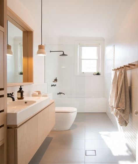 10 Minimalist Bathroom Of Your Dreams - Matchness.com Scandinavian Bathroom, Drømme Bad, Makeover Kamar Mandi, Bilik Air, Minimalist Bathroom Design, Narrow Bathroom, Trendy Bathroom, Bad Design, Bathroom Layout