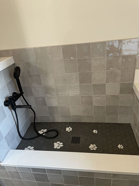 Dog Grooming Shower Ideas, Puppy Wash Station, Mudroom Ideas Dog Bath, Dog Shower In Master Bath, Aesthetic Dog Room Ideas, Dog Wash Shower Head, Dog Bathing Area, Dog Wash Tile Ideas, Laundry Room And Dog Wash