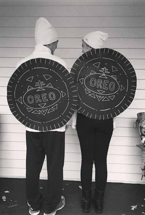 Oreo Costume Couple, Oreo Halloween Costume, Oreo Costume, Cute Couples Costumes, Skeleton Costume, Halloween Inspo, Smart Ideas, Halloween 2023, Couples Costumes