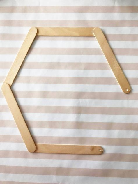 Hexagon Shelf Diy, Honeycomb Popsicle Stick Diy, Popsicle Stick Honeycomb, Popsicle Stick Hexagon, Diy Honeycomb Shelves, Diy Hexagon Shelves, Hexagon Diy, Hexagon Template, Popsicle Stick Diy