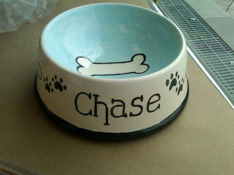 Hand-painted ceramic doggie bowl Pottery Dog Bowl Ideas, Hand Painted Dog Bowl, Dog Bowl Painting Ideas, Ceramic Dog Bowl Painting Ideas, Pottery Painting Dog Bowl, Painted Dog Bowl, Dog Bowl Ideas, Doodles Animals, Pottery Dog Bowl