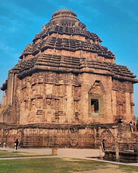 Sun Temple, Konark, India 🇮🇳 . ☀️ . 🛕 . 🌏 The Konark Sun Temple, located about 35 kilometres northeast from Puri on the northeastern coast of Odisha,, India, is a splendid example of ancient Indian architecture and sculpture. It was built in the 13th century CE under the patronage of King Narasimhadeva I of the Eastern Ganga Dynasty. The temple is dedicated to Bhagwan Surya, the Sun God, and is designed as a monumental chariot with 24 intricately carved stone wheels, symbolizing the hours of... Konark Wheel, Konark Temple, Konark Sun Temple, Sun Temple, Ancient Indian Architecture, Temple Photography, Visit India, Sun God, Indian Architecture