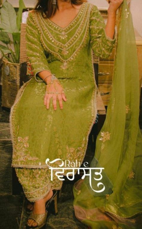 Gotapatti Work Kurti For Mehndi, Pakistani Embroidery Suits, Punjabi Wedding Outfits, Gota Work Dress, Designer Suits For Wedding, Embroidery Suits Punjabi, Embroidery Suit, Velvet Dress Designs, Pakistani Fashion Casual