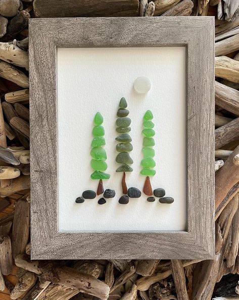 Seaglass Decorating Ideas, Christmas Seaglass Crafts, Sea Glass Trees, Crafts With Driftwood, Seaglass Snowflake, Seaglass Trees, Seaglass Art Ideas, Seaglass Ornaments, Sea Glass Art Ideas