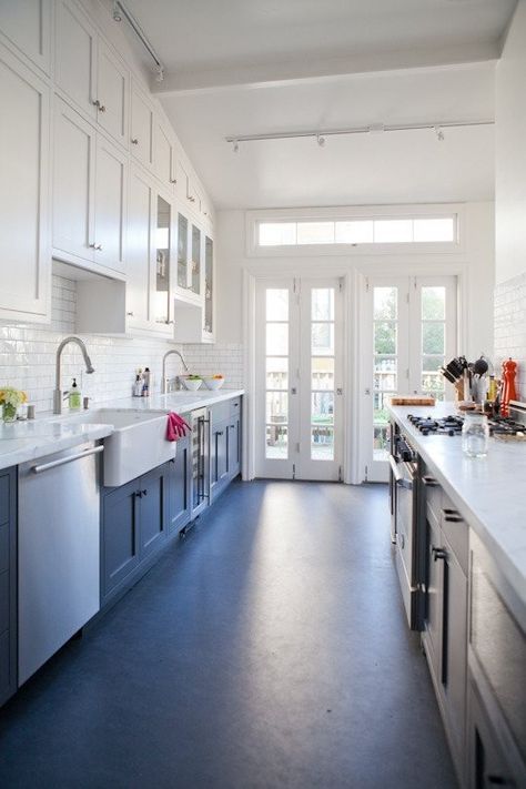 Environmentally-friendly linoleum floor has the look of stone at a fraction of the cost--about $5/square foot.  Via Remodelista. Linoleum Flooring Kitchen, Marmoleum Flooring, Modern Cottage Kitchen, Glamorous Kitchen, Kitchen Tour, Linoleum Flooring, Remodel Kitchen, Modern Cottage, Upper Cabinets