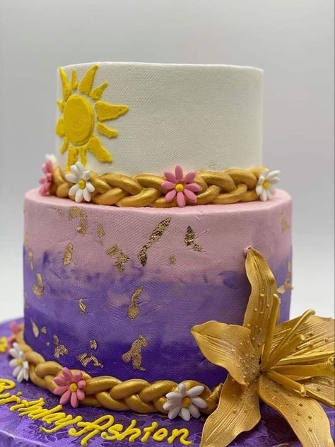 Rapunzel Cake Ideas Sweet 16, Rapunzel Inspired Birthday Cake, Rapunzel 18th Birthday Cake, Tangled Themed Birthday Cake, Rapunzel Sweet 16 Cake, Tangled Inspired Cake, Tangled Aesthetic Party, Tangled Quince Cake, Tangled Theme Cake