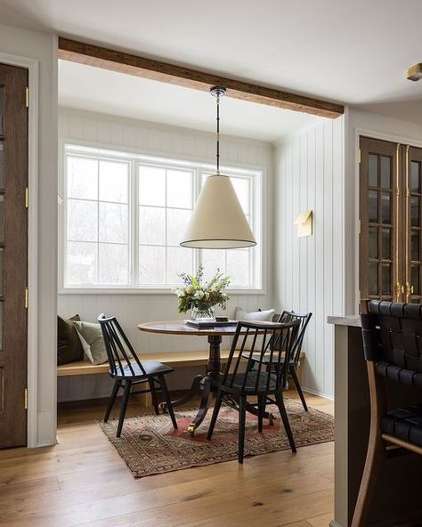 Stoffer Home on Instagram: "The perfect British-inspired breakfast nook. Kitchens are a main gathering place in the home and we love how this kitchen incorporates a family area. Decorated completely in our beautiful products, furniture, and lighting! #mystofferhomestyle #jsdhoneycreek . Design @jeanstofferdesign Photo @stofferphotographyinteriors" Stoffer Home, Brass Interior, 아파트 인테리어, Dining Nook, Breakfast Nook, Hanging Light, House Inspo, Room Table, First Home