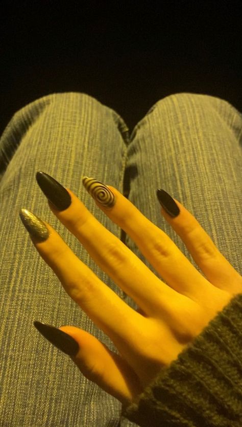 Goth Nail Art, Dark Nail Art, Nails Grunge, Wow Nails, Punk Nails, Goth Nails, Grunge Nails, Colored Acrylic Nails, Almond Acrylic Nails