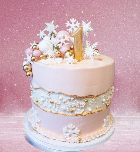 Winter Onederland Cake Ideas, Winter 1st Birthday Ideas, Winter Onederland Party Girl Outfit, Winter First Birthday Cake, Winter Onederland Smash Cake Girl, Winter Onederland Cake Girl, Winter Wonderland Pink, Onederland Birthday Cake, 1st Birthday Girl Winter Theme