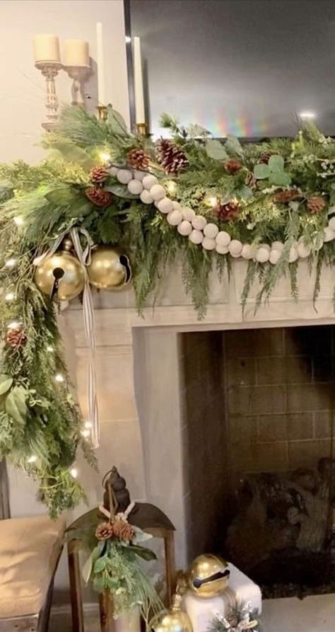 Diy Winter Decorations, Winter Decor Diy, Diy Winter Decor, Winter Decorating Ideas, Winter Decor Ideas, Winter Decorating, Diy Winter, Christmas Mantle Decor, Christmas Fireplace Decor