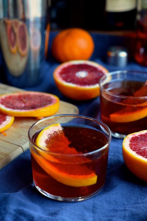 Blood Orange Sangria, Blood Orange Recipes, Blood Orange Cocktail, Summer Vodka Cocktails, Negroni Cocktail, Sweet Savory Recipes, Vodka Lime, Orange Cocktails, Blood Orange Juice