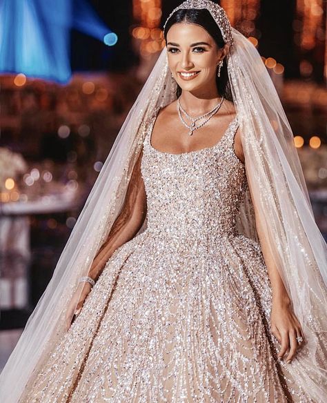 Lebanese Weddings on Instagram: “Bridal Perfection 💕 ________________ ▪Wedding designer and planner : @pamelamansourmehanna @ramzi.mattar . ▪Photographer: @pulseproduction…” Lebanese Wedding Dress, Lebanese Wedding, Wedding Dress Bustle, Gaun Fashion, Fancy Wedding Dresses, Pakistani Wedding Dresses, Wedding Dress Couture, Online Wedding Dress, Beautiful Wedding Dresses