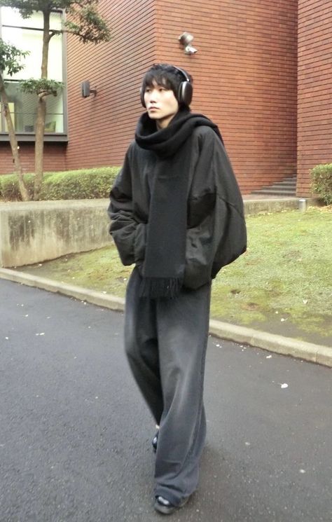 Black Scarf Outfit Men, Japanese Street Fashion Men, Korean Street Fashion Men, Streetwear Fashion Men, Asian Men Fashion, Asian Streetwear, Korean Streetwear, Mens Outfit Inspiration, Winter Outfits Men