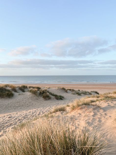 Stones Throw, Coastal Life, Coastal Beaches, East Sussex, Beach Aesthetic, Pretty Places, Beach Vibe, Rye, Beach Trip