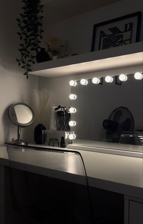 Black And White Vanity Bedroom, Black Desk White Room, Black And White Bedroom Ideas Cozy, Room Inspo Ideas, Mirror Desk, Desk Room, White Room Decor, Hollywood Mirror, Room Redesign