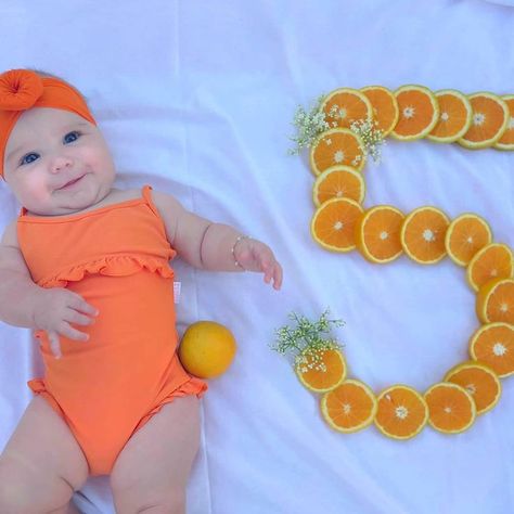 4 Months Baby Pictures Ideas, 4 Months Baby Photoshoot Ideas, 4 Month Baby Photoshoot, 5 Months Baby Photoshoot Ideas, Baby Fashion Girl, Baby Fashion Girl Newborn, Diy Newborn Photography, Baby Boy Newborn Photography, Baby Milestones Pictures