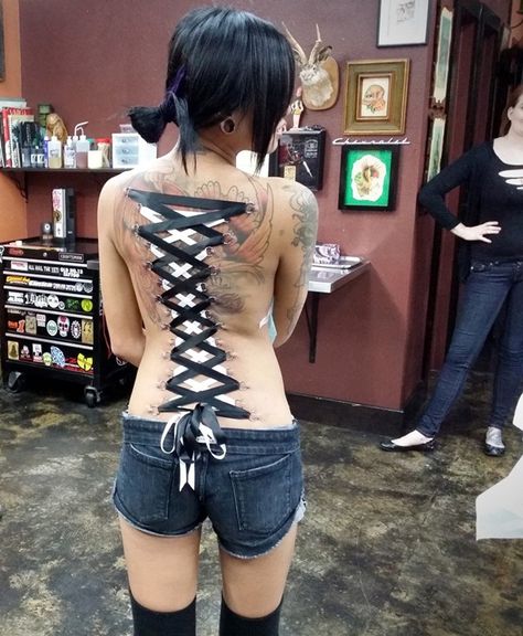 100+ Corset Piercing Examples, Procedure, Pain, Cost, Care awesome  Check more at http://fabulousdesign.net/corset-piercing/ Play Piercings, Corset Piercing, Back Piercings, Hand Doodles, Tattoo Zeichnungen, Cool Piercings, Cute Piercings, Punk Grunge, Body Piercings