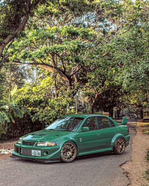 Mercedes Wagon, Mod Cars, Evo 6, Modded Cars, Mitsubishi Lancer Evo, Bola Basket, Mitsubishi Cars, Good Looking Cars, Lancer Evo