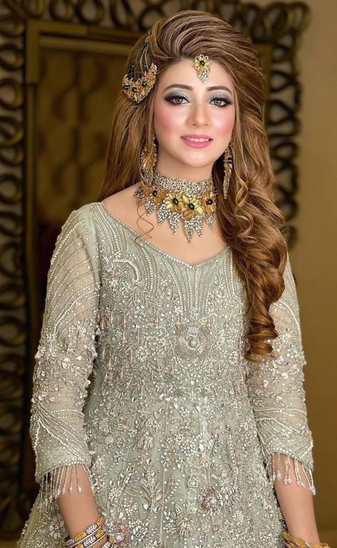 Walima Bridal Dress, Bangs Cut, Design Wedding Dress, Cotton Dress Indian, Pakistan Bridal, Pakistani Bridal Dress, Walima Dress, Bridal Hairdo, Dress Photography