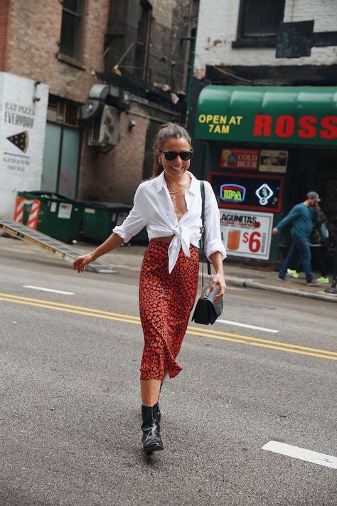 MY FAVORITE WAY TO WEAR A HEART SKIRT Red Midi Skirt Outfit, Skirt And Cowboy Boots Outfit, Red Blouse Outfit, Black Skirt White Shirt, Black Midi Skirt Outfit, White Blouse Outfit, Printed Skirt Outfit, Heart Skirt, Blouse Outfit Casual