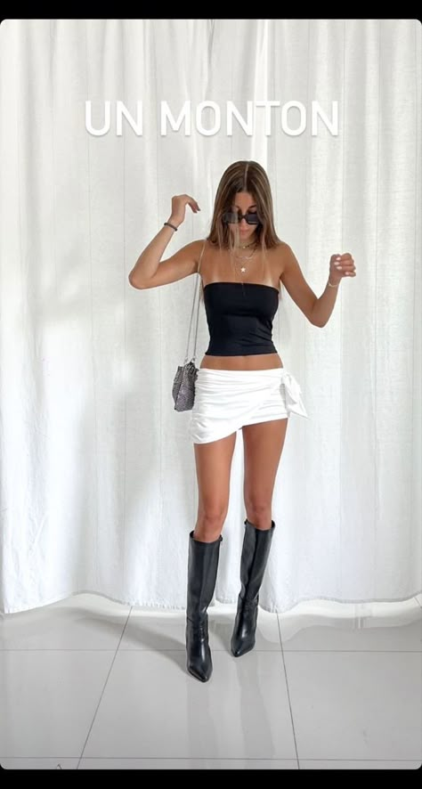 Creme Skirt Outfit, Festival Outfits Skirt, Night Out Outfit Nyc, Boliche Outfit, Outfits Joda, Outfits Noche Boliche, Outfit Boliche, Milipilis Outfit, White Skirt Outfits