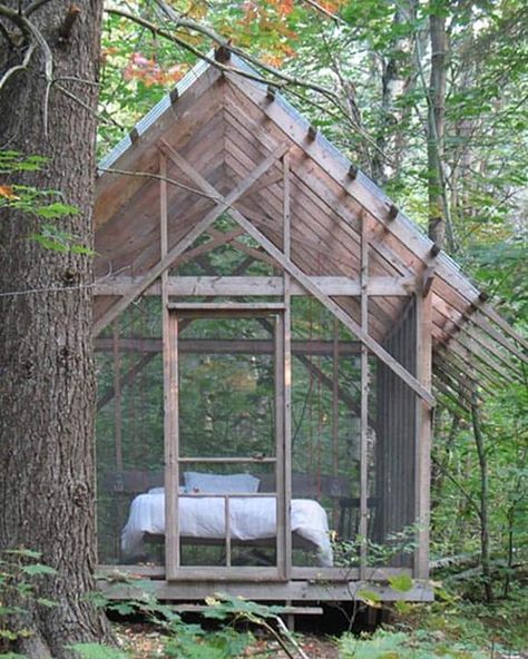 40 Enchanting outdoor bedroom ideas for dreamy sleep Modern Porch, Sleeping Porch, Screen House, A Small House, Storage Sheds, Outdoor Bedroom, Wooden Sheds, Garden Sheds, Building A Shed