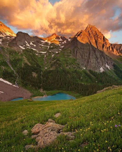 These AMAZING 51 places are the most beautiful places in Colorado! If you're looking for things to do in Colorado, ideas for a Colorado road trip, or just bucket-list Colorado travel destinations, look no further! These spots span from Denver and Colorado Springs to Boulder and Aspen, and everything in between! From Colorado waterfalls and lakes to mountains and national parks, find it all here! This Colorado guide covers the best photography spots! #colorado #travel #america #bucketlist Nature, Colorado Waterfalls, Colorado Aesthetic, Road Trip To Colorado, Colorado Photography, Colorado Hiking, Colorado Usa, Colorado Travel, Boulder Colorado