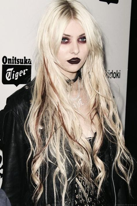 Drag Aesthetic, Taylor Momson, Taylor Michel Momsen, Grunge Looks, Lzzy Hale, Pretty Reckless, Women Of Rock, Rock Girl, The Pretty Reckless