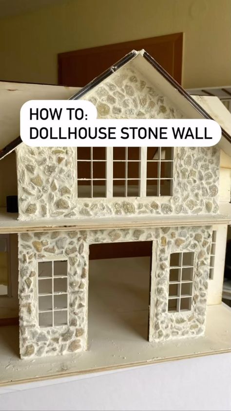 Diy Dollhouse From Cardboard, Dollhouse Cottage, Homemade Dollhouse, Castle Dollhouse, Big Doll House, Craft Cardboard, Mini Cottage, Dollhouse Makeover, Miniature Buildings