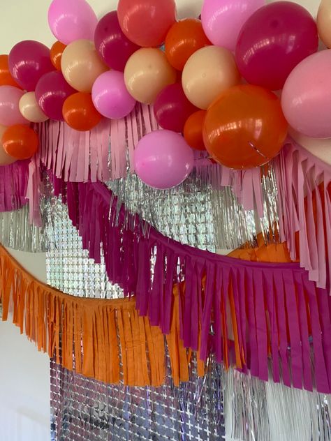 Pink And Orange Bday Theme, Pink And Orange Photo Backdrop, Pink And Orange Cake Aesthetic, Wiggin Out Party, 70s Aesthetic Party Decor, Pink And Orange Birthday Decorations, Birthday Cake Inspiration Aesthetic, Cake Inspiration Aesthetic, Orange Birthday Decorations