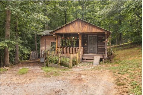 2001 Tennessee Cabin For Sale W/Outbuildings And Creeks on 5 Secluded Acres $195,000 - Country Life Dreams Small Hunting Cabin, Inexpensive Cabin, Tennessee Homes For Sale, Log Homes For Sale, Tennessee Cabins, Log Cabins For Sale, Satellite Internet, Secluded Cabin, Cabins For Sale