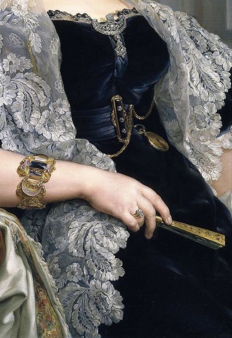 Coronation Party, Queen Victoria, Close Up, Alexander, Queen, On Twitter, Twitter, Gold, Black