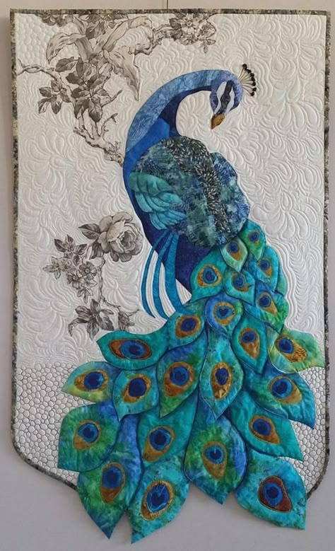 Peacock Quilt, Peacock Crafts, Art Quilting, Peacock Wall Art, Quilted Wall Hanging, Peacock Painting, Peacock Art, Animal Quilts, Acrylic Painting For Beginners