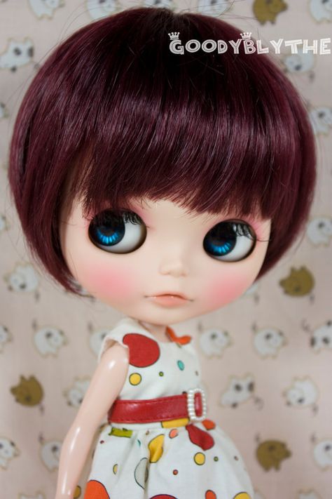 12 GoodyBlythe Doll Hair Wig for Blythe Red Highlight by blythism, $16,99 Red Bob, Horse Sweatshirts, Wine Hair, Cute Gifts For Her, Pullip Dolls, Color Shoes, Red Highlights, Doll Wigs, Custom Wigs