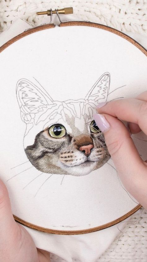 stitchingsabbatical on Instagram: Raise your hand if you also think that tabby cats are one of the hardest pets to embroider 🙋🏻‍♀️ ⁣ ⁣ There are so many colors mixed in the… Tabby Cat Embroidery, Embroidery Xmas, Full Color Palette, Grey Tabby, Fur Pattern, Cat Embroidery Design, Portrait Embroidery, Tabby Cats, Animal Embroidery Designs