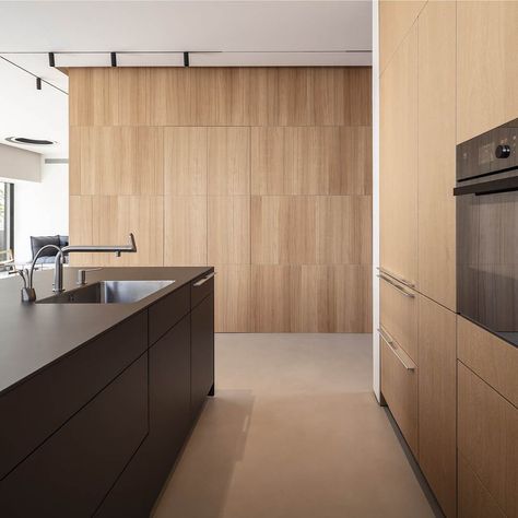 All about Oak.  #b3_by_bulthaup as seen in this stunning woodey design by Architect @nivalichter & #bulthaup_designer Osnat Ginat-Zommer,… Home Décor, Furniture, Design, Kitchen Design, Divider, Home Decor