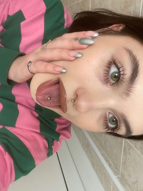 Icyellas Inspo Board, Chiquita Tattoo, Emo Piercings, Face Art Makeup, Alt Girls, Cute Piercings, Swag Girl Style, Tongue Piercing, Brunette Girl