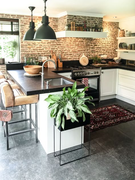 Brick Wall Kitchen, Brick Kitchen, Kitchen Extension, Kitchen Room Design, Kitchen Diner, Kitchen Style, Home Decor Kitchen, Brick Wall, Interior Design Kitchen