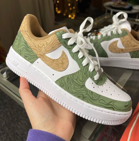 Mens Custom Shoes, Sneaker Painting Ideas, Shoe Painting Ideas, Shoe Design Ideas, Custom Shoes Men, Painted Shoes Diy, Custom Sneakers Diy, Custom Af1, Custom Painted Shoes