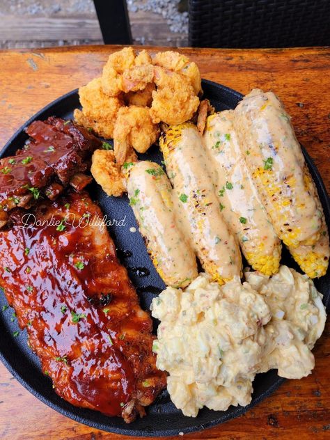 BBQ platter - Danlie Williford Texas Bbq Recipes, Bbq Platter, Best Freeze Dried Food, Food Addict, Dried Food, Texas Food, Texas Bbq, Man Food, Freeze Drying Food