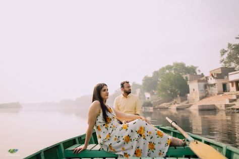 yamuna ghat, pre wedding Lake Prewedding Photoshoot, Boat Poses, Yamuna Ghat, Boat Prewedding Shoot, Pre Wedding Photoshoot In Boat, Varanasi Pre Wedding Shoot, Honnavara Pre Wedding Shoot, Pre Wedding Photoshoot Beach, Yamuna Ghat Pre Wedding