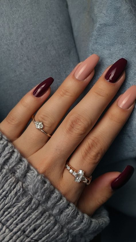 Get inspired by these classy burgundy nails with dark red and black accents Explore stylish French tip designs chic art ideas elegant short acrylic polish and more Elevate your nail game with trendy designs and tips for a sophisticated manicure Perfect for anyone looking to rock a bold and chic look Nails For A Maroon Dress, Maroon And Pink Nails, Maroon Short Nails, Merlot Nails, Mexico Nails, French Tip Designs, Maroon Nail Designs, Burgundy Nail Art, Burgundy Nail Designs