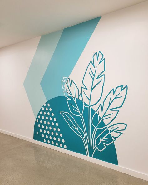 Creative Muralist for Office Murals — L Star Murals Wall Art For Office Interiors, Simple Indoor Wall Mural, Geometric Mural Art, Minimalist Wall Painting Ideas, Business Mural Ideas, Middle School Mural Ideas, Office Mural Ideas, Daycare Mural Ideas, Wall Painting Designs Creative